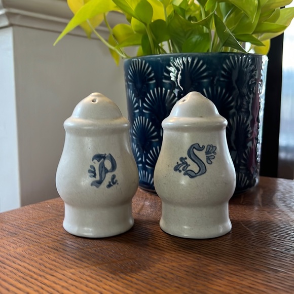 Pfaltzgraff Other - Vintage - 1960s Pfaltzgraff - Salt and Pepper